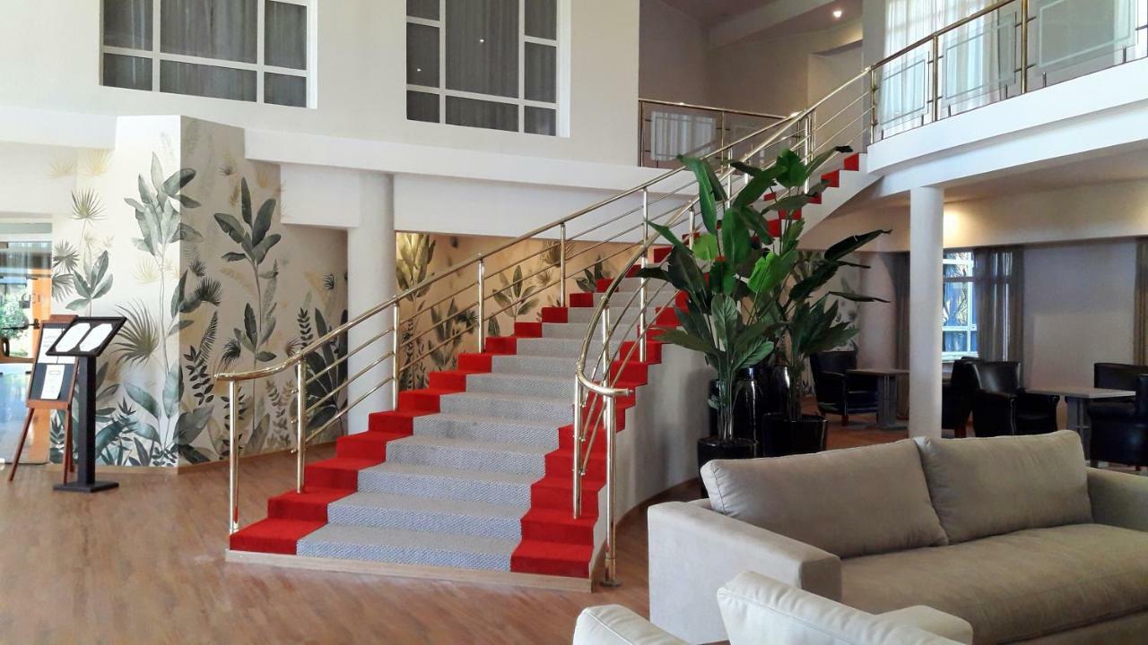 Catange Hotel Charata Exterior photo