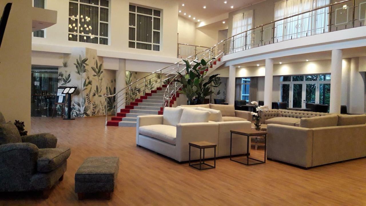 Catange Hotel Charata Exterior photo